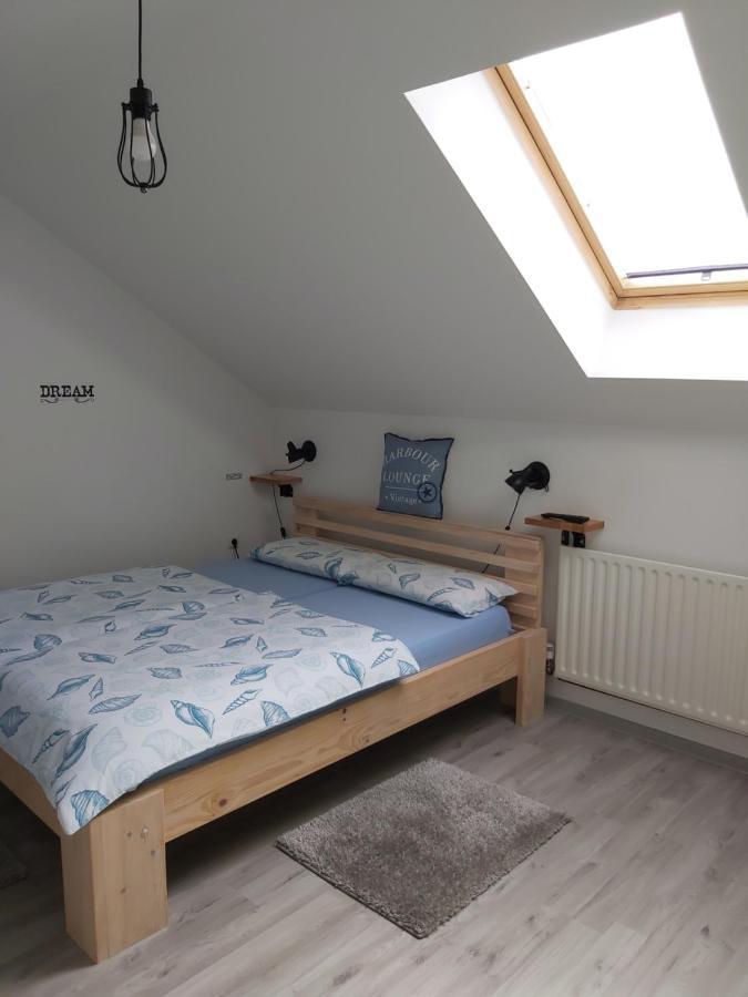 Rooms Grizzly Szluin Kültér fotó