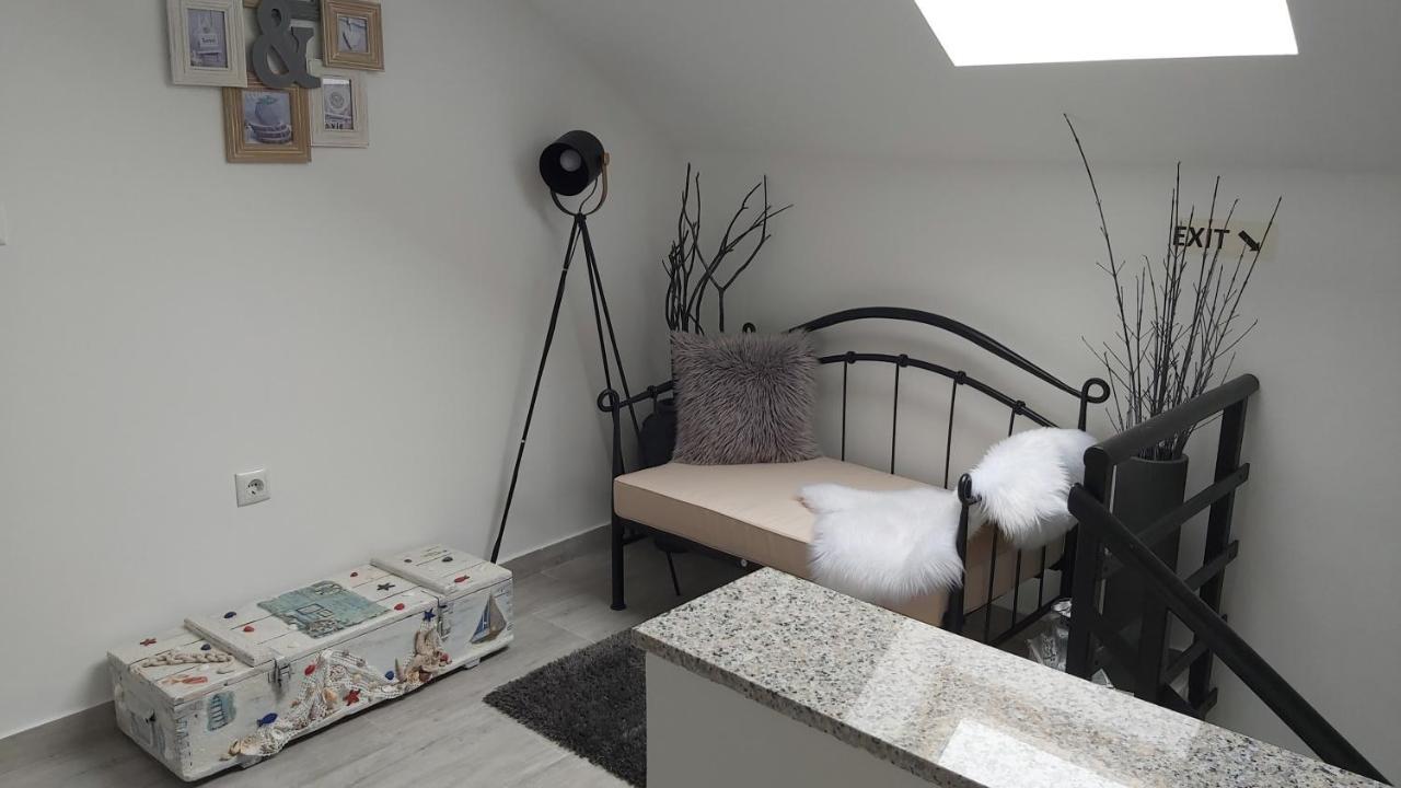 Rooms Grizzly Szluin Kültér fotó